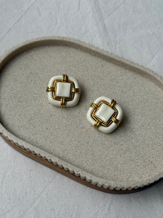 Boucles d’oreilles vintage - Résine blanche et métal doré