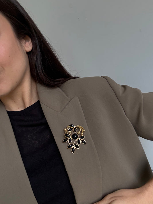 Broche Trifari vintage - Feuillage doré et cabochons noirs