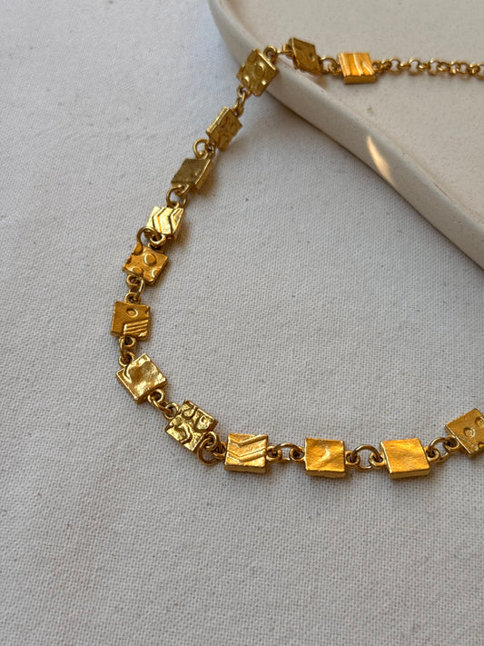 Collier Biche de Berre vintage - Maille géométrique dorée