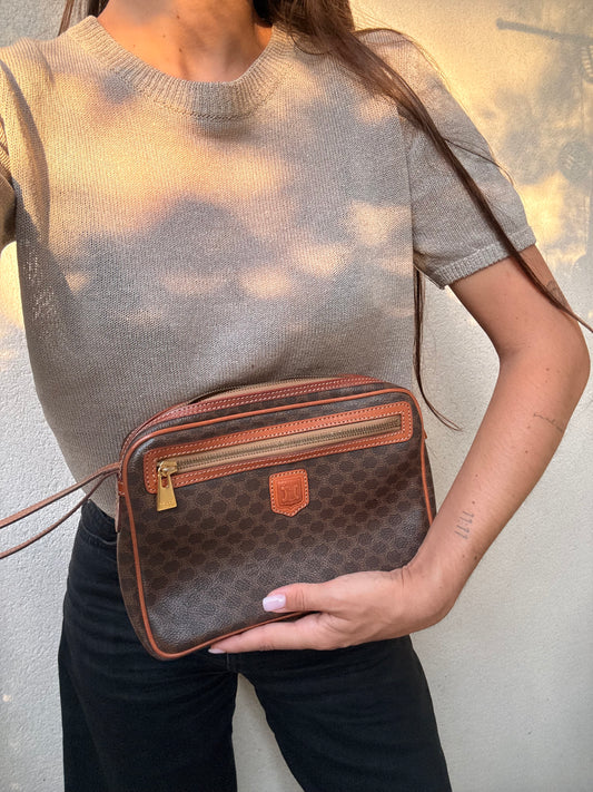 Pochette Céline vintage - Toile triomphe et cuir cognac avec sangle