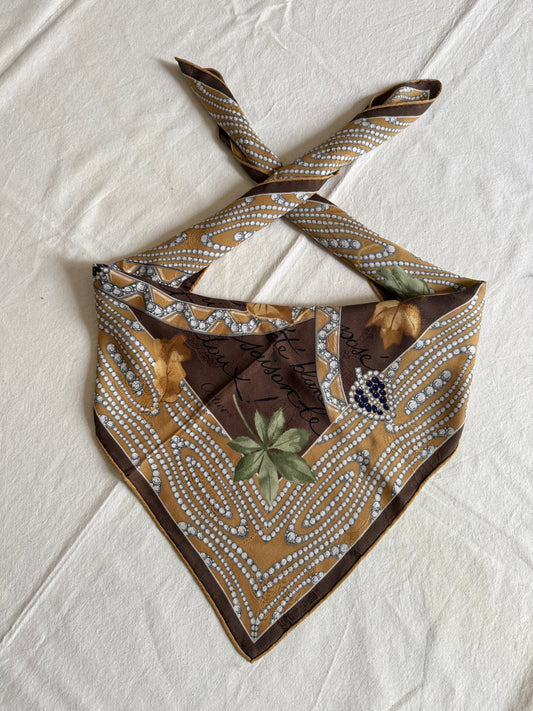 Foulard Cartier – Motifs feuillages et joaillerie