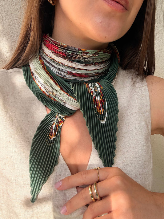 Foulard Hermès plissé – Modèle L’Hiver en Poste