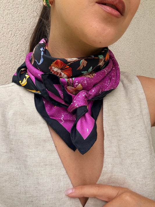 Foulard Hermès – Modèle Pierres d’Orient et d’Occident