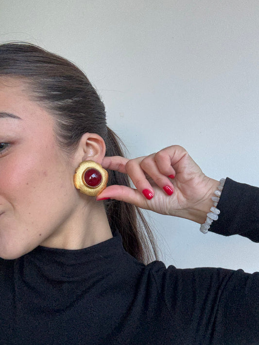 Boucles d’oreilles vintage Chanel - Cabochon rouge en pâte de verre
