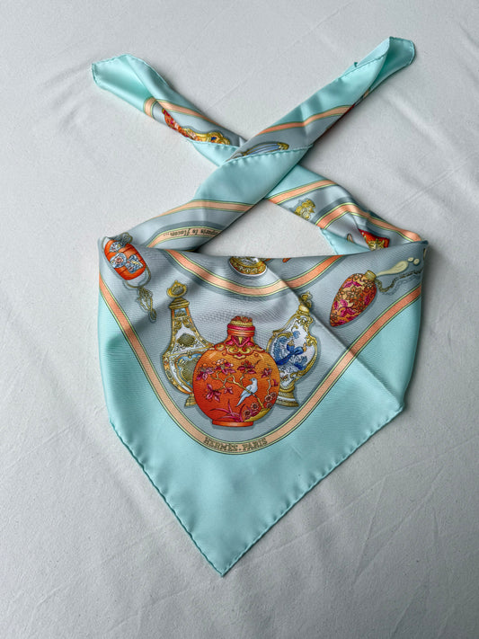 Foulard Hermès – Modèle Qu’importe Le Flacon