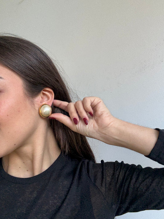 Boucles d’oreilles David Grau vintage - Perles blanches irisées