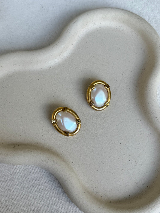 Boucles d’oreilles Givenchy vintage - Ovales et perles fantaisies