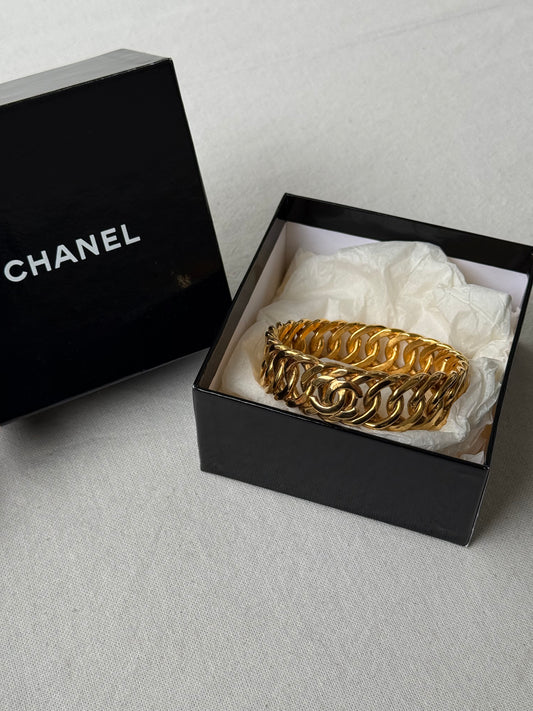 Vintage Chanel bracelet - Gold curb chain bangle CC