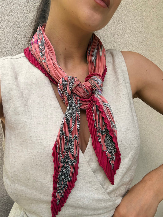 Foulard Hermès plissé – Modèle Arabesques