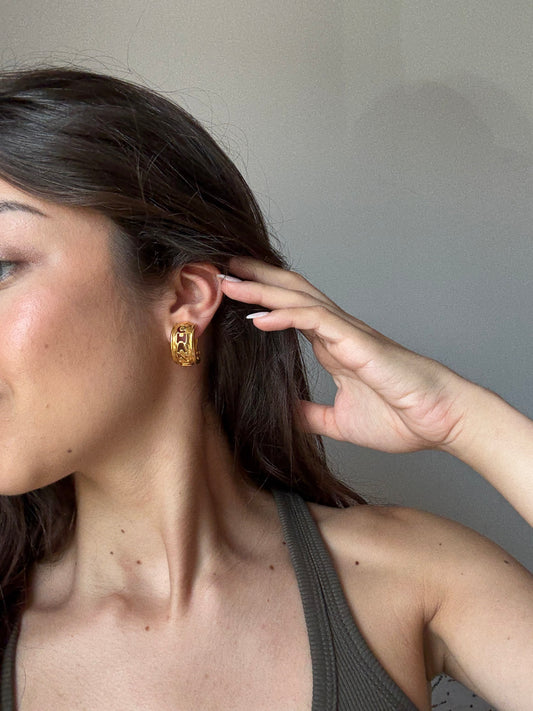 Boucles d’oreilles Chanel vintage - Créoles inscription Chanel