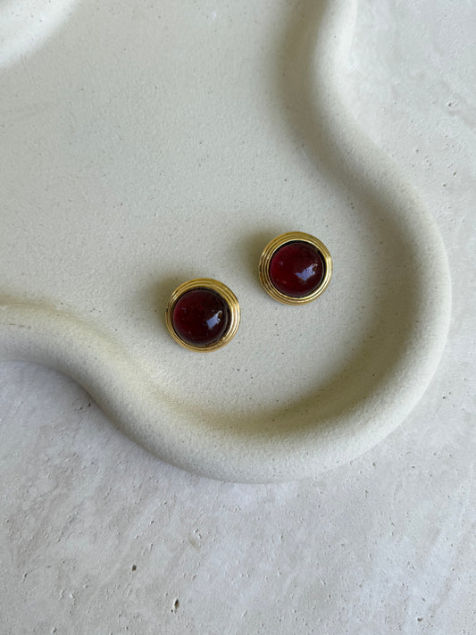 Boucles d’oreilles vintage Chanel - Cabochon rouge en pâte de verre