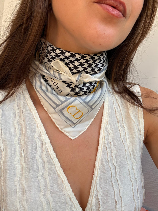 Foulard Christian Dior – Motifs pieds-de-poule