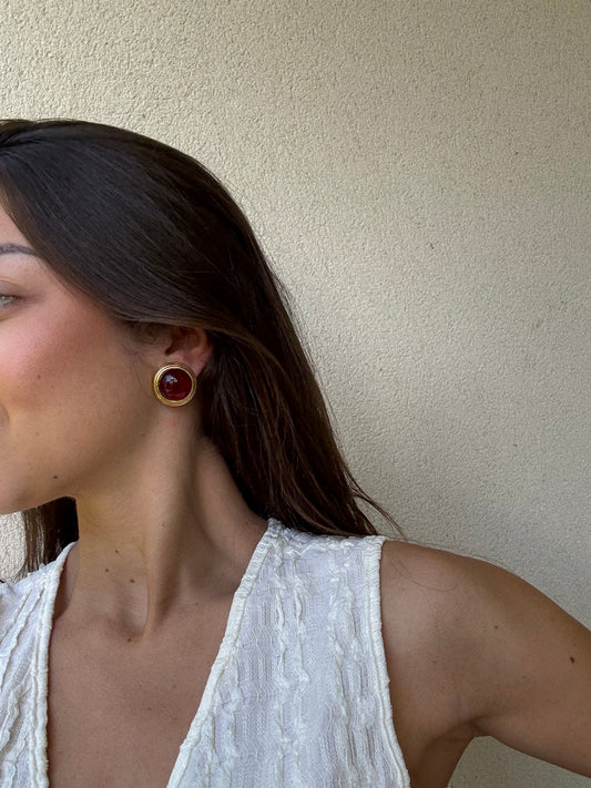 Boucles d’oreilles vintage Chanel - Cabochon rouge en pâte de verre