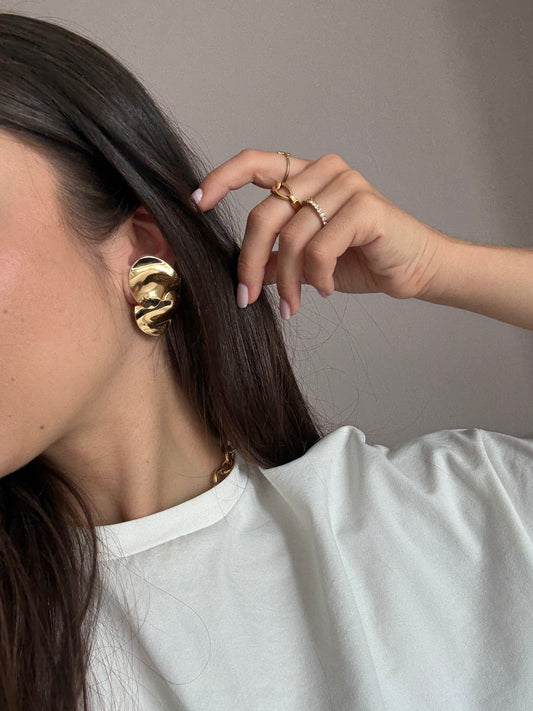 Boucles d’oreilles Christian Dior vintage - Pétales dorées