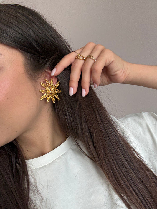 Boucles d'oreilles Christian Lacroix - Grand soleils dorés