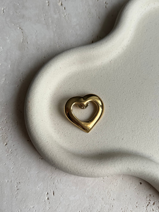 Pins Yves Saint Laurent vintage - Coeur doré ajouré