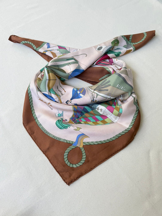 Foulard Hermès – Modèle Les Folies du Ciel
