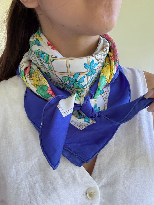 Foulard Christian Dior – Modèle floral