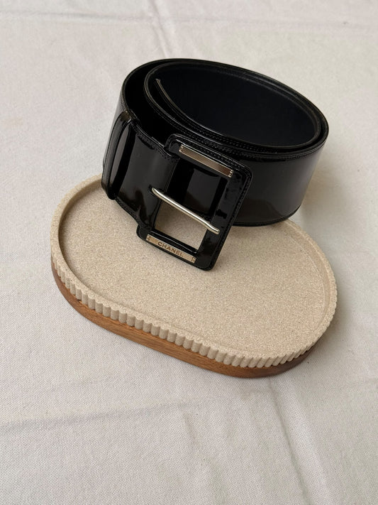 Ceinture Chanel vintage - Cuir noir brillant et boucle oversize