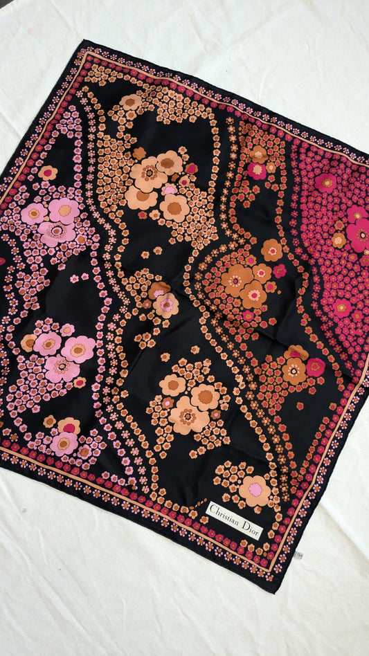 Foulard Christian Dior – Modèle noir à fleurs