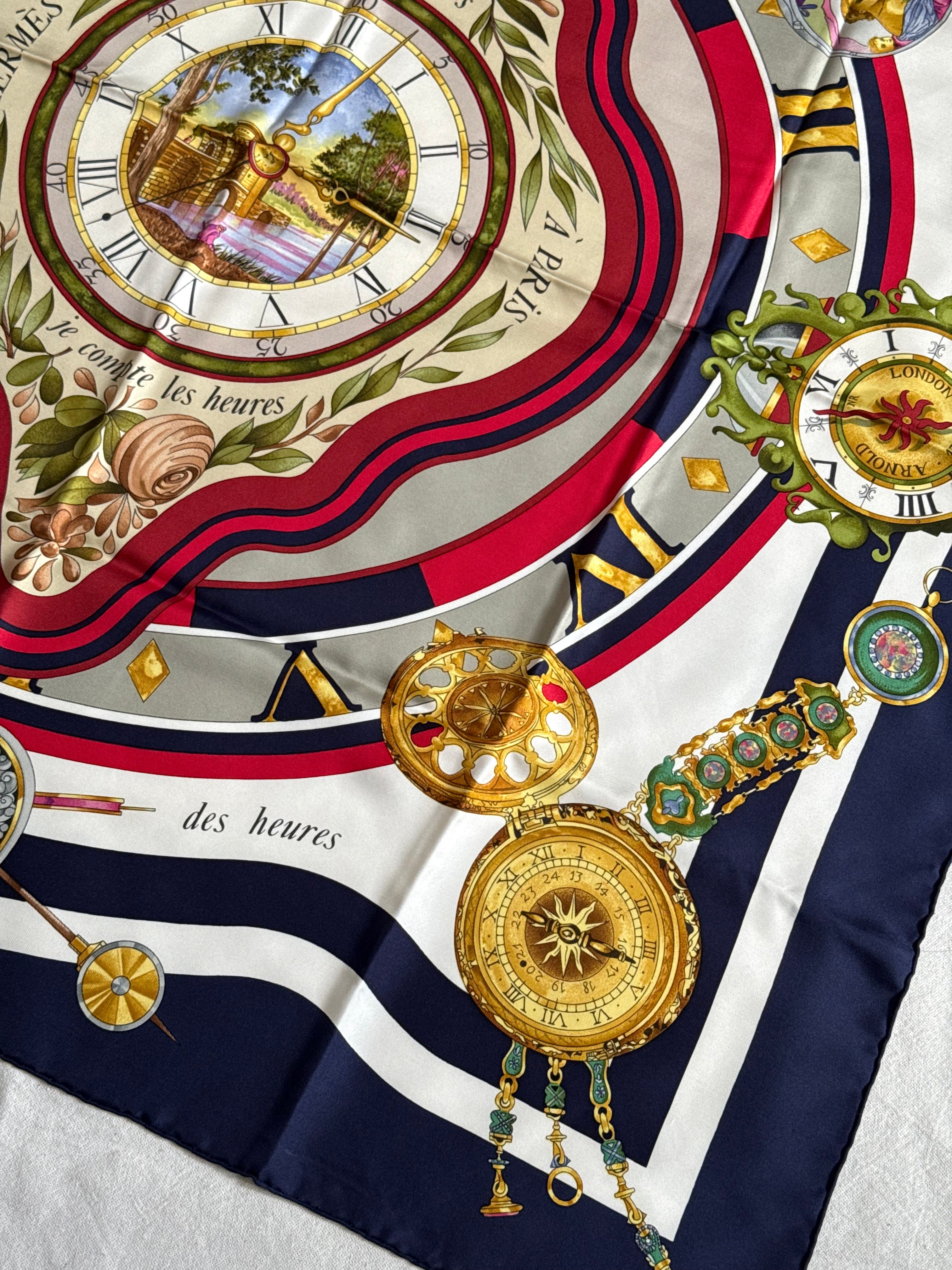 Foulard Hermès – Modèle La Ronde des Heures