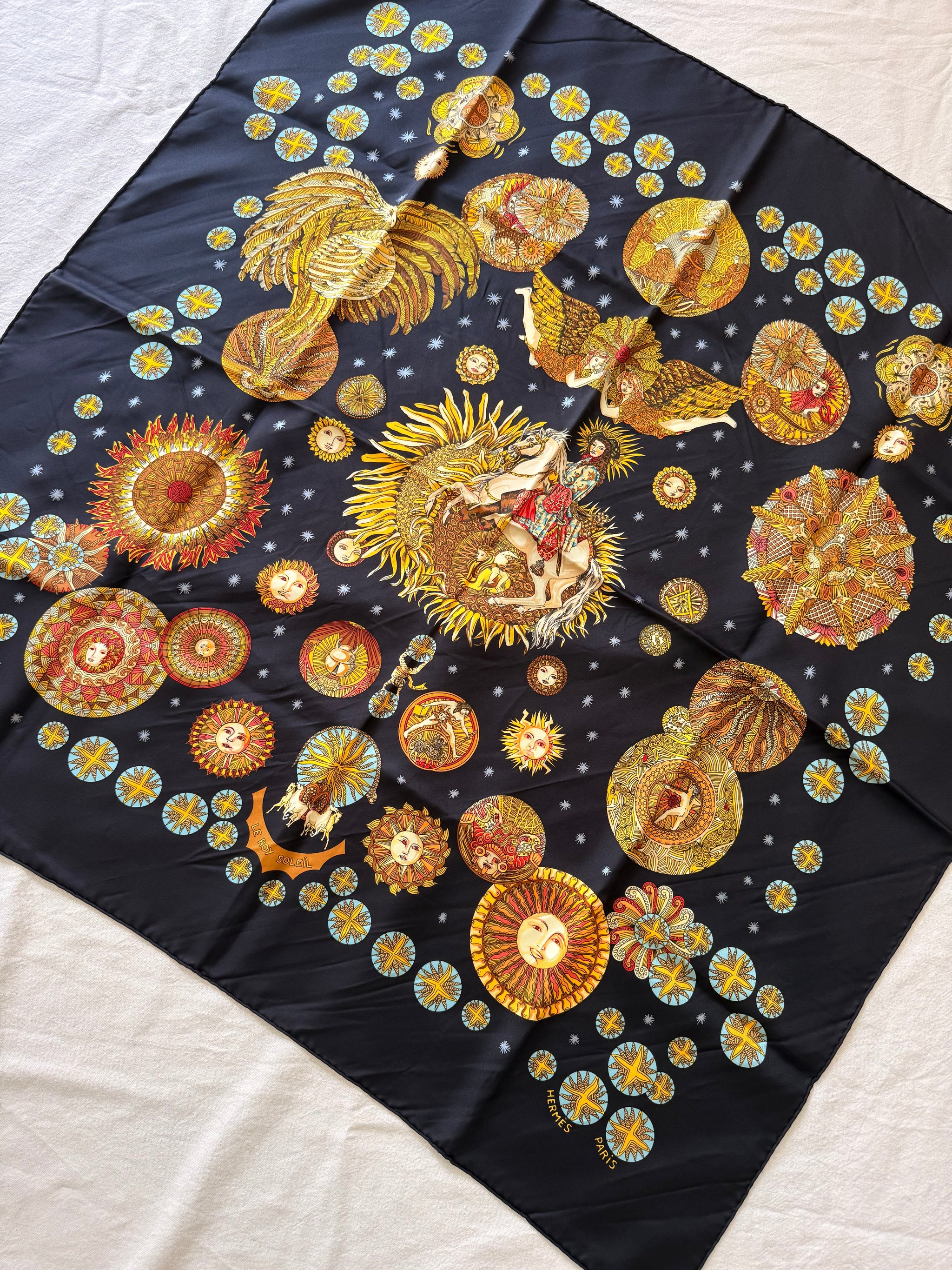 Foulard Hermès – Modèle Le Roy Soleil