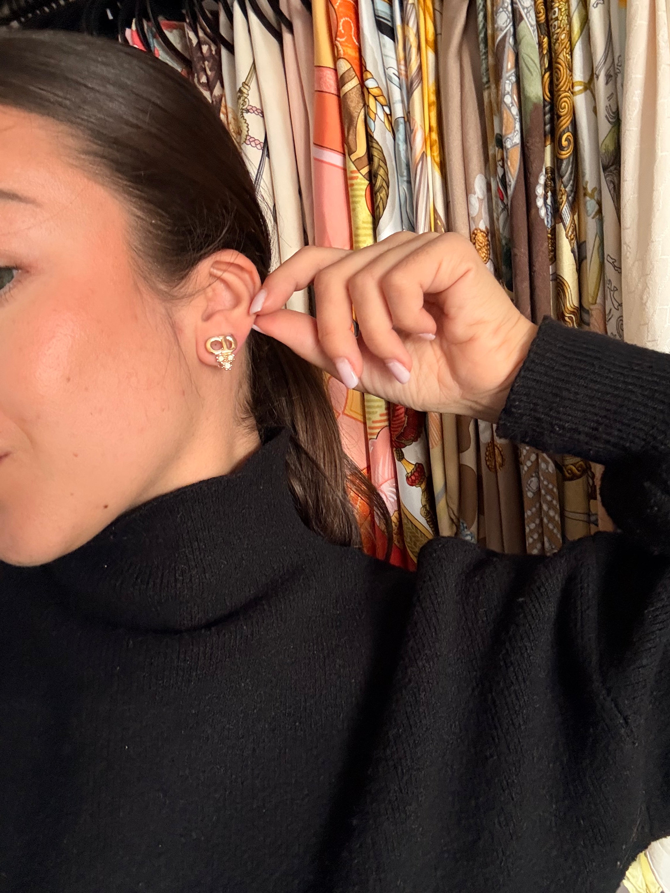Boucles d’oreilles Christian Dior vintage - Logo CD doré et strass