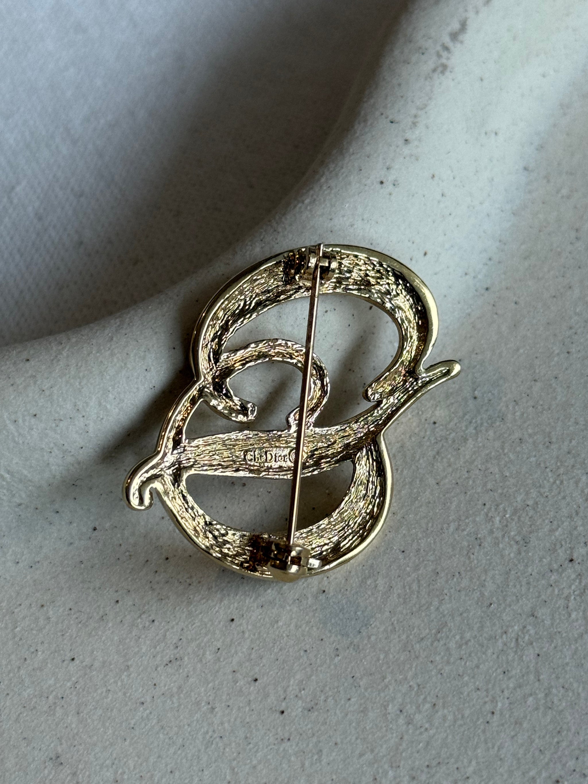 Broche Christian Dior vintage - CD orné de strass