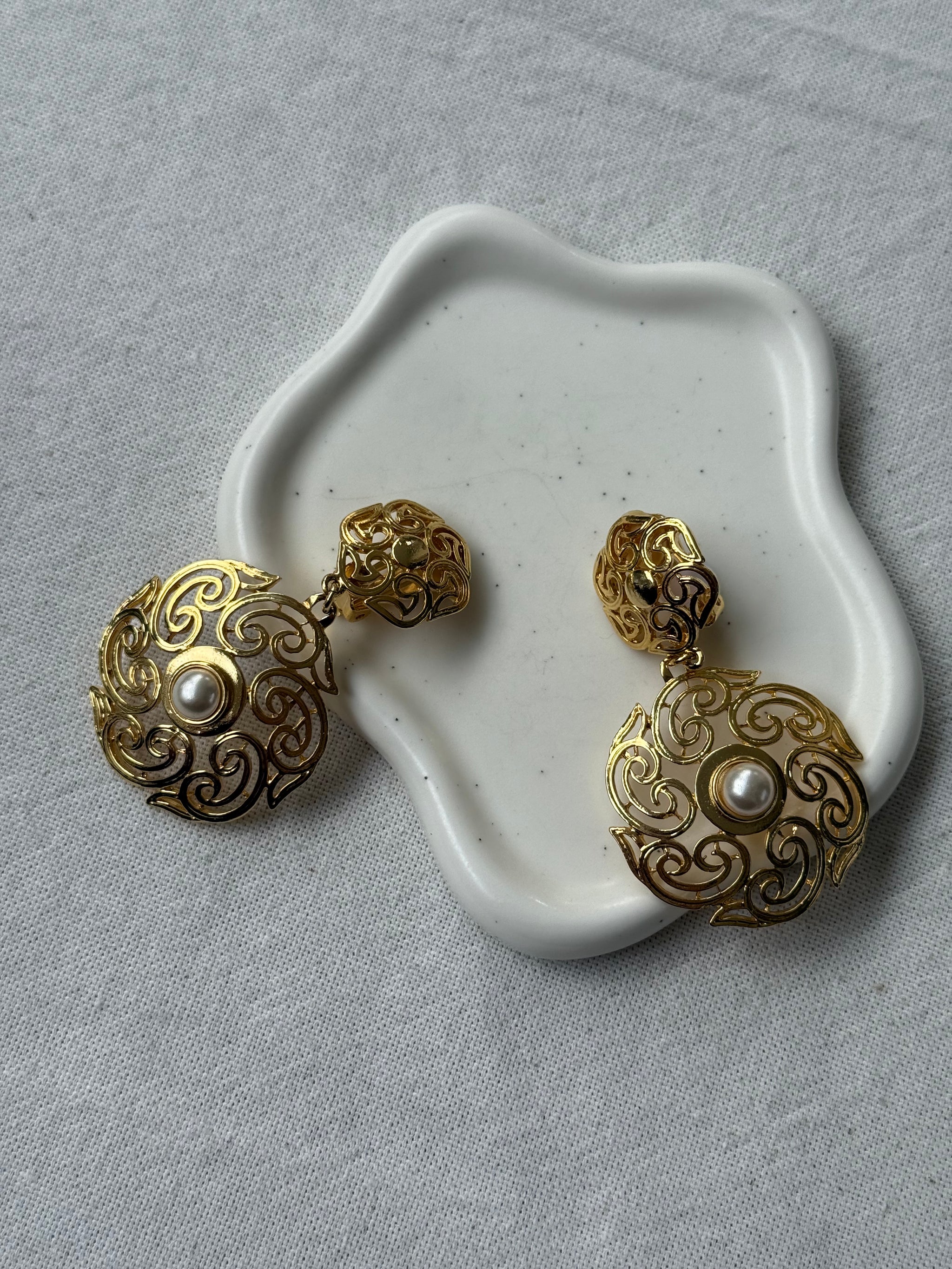 Boucles d’oreilles vintage - Pendantes arabesques et perles