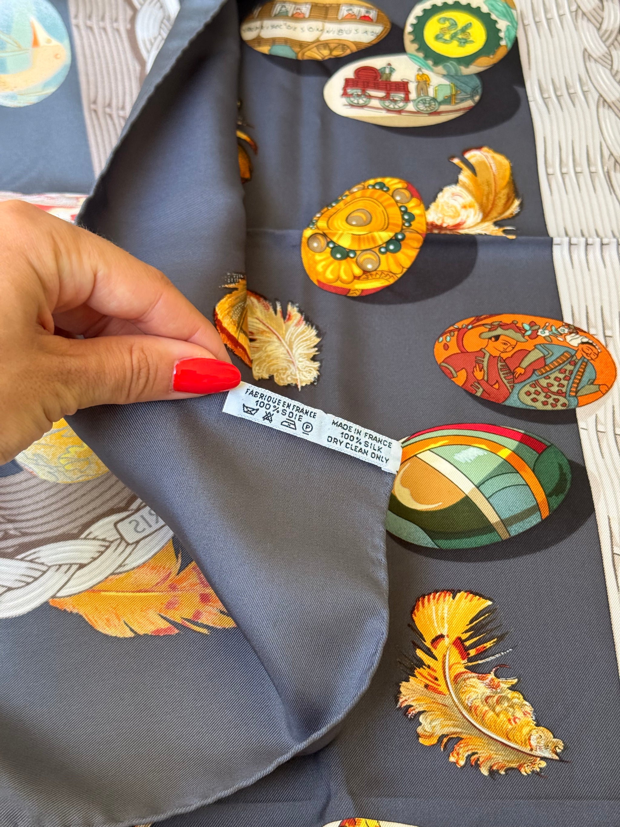 Foulard Hermès – Modèle Couvée d'Hermès