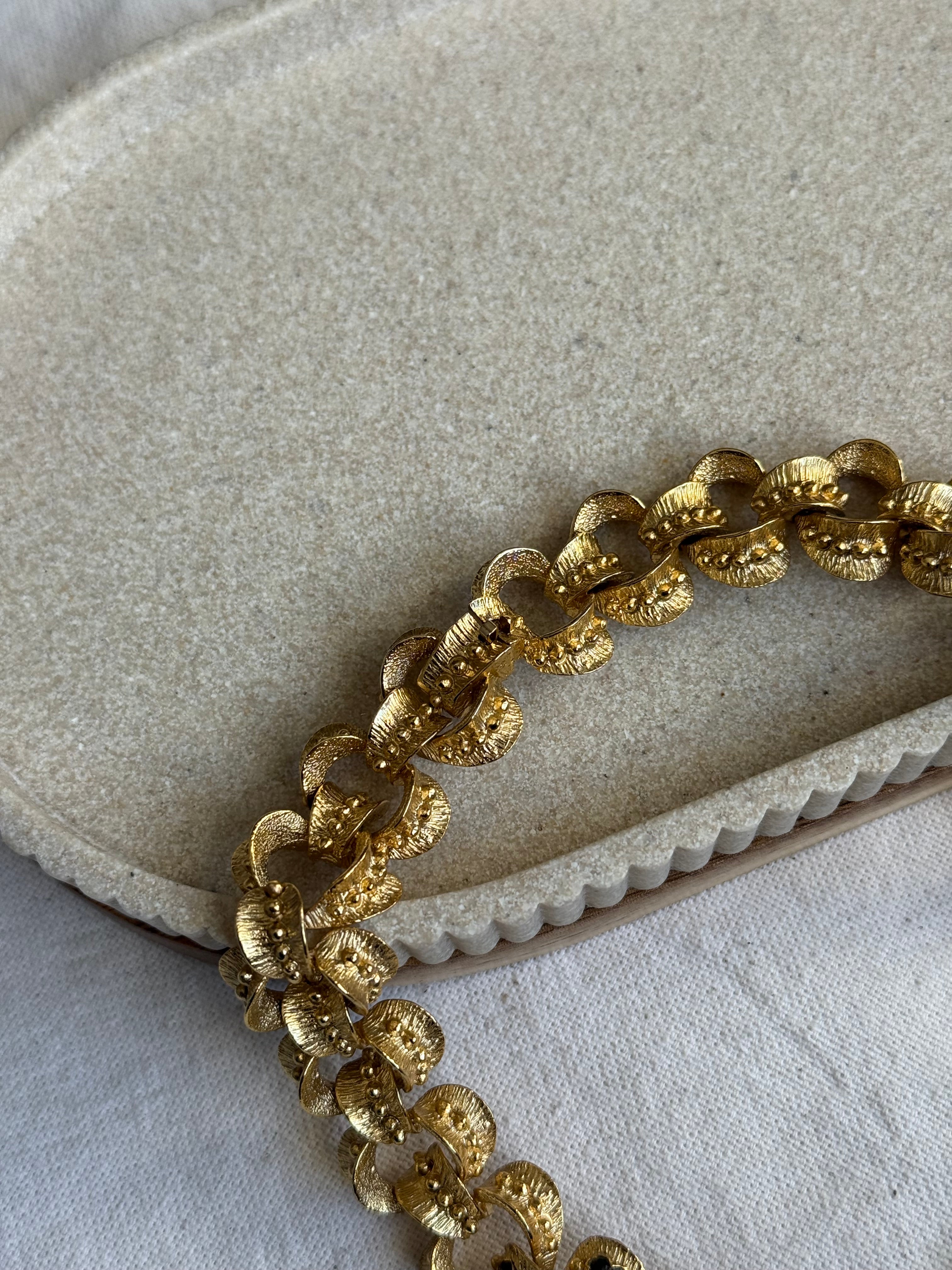 Collier doré vintage - Maillons texturés et strass noirs
