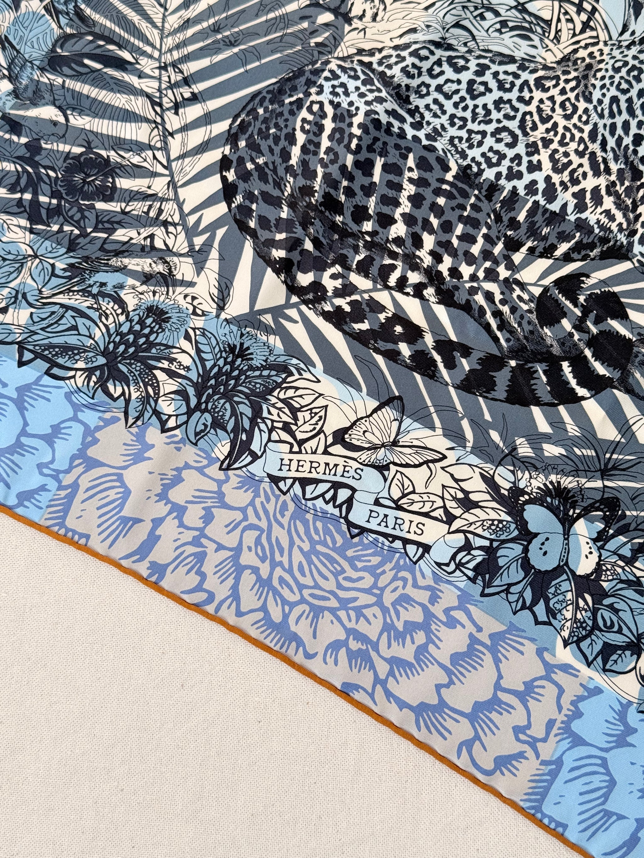 Foulard Hermès – Modèle Jungle Love au tampon