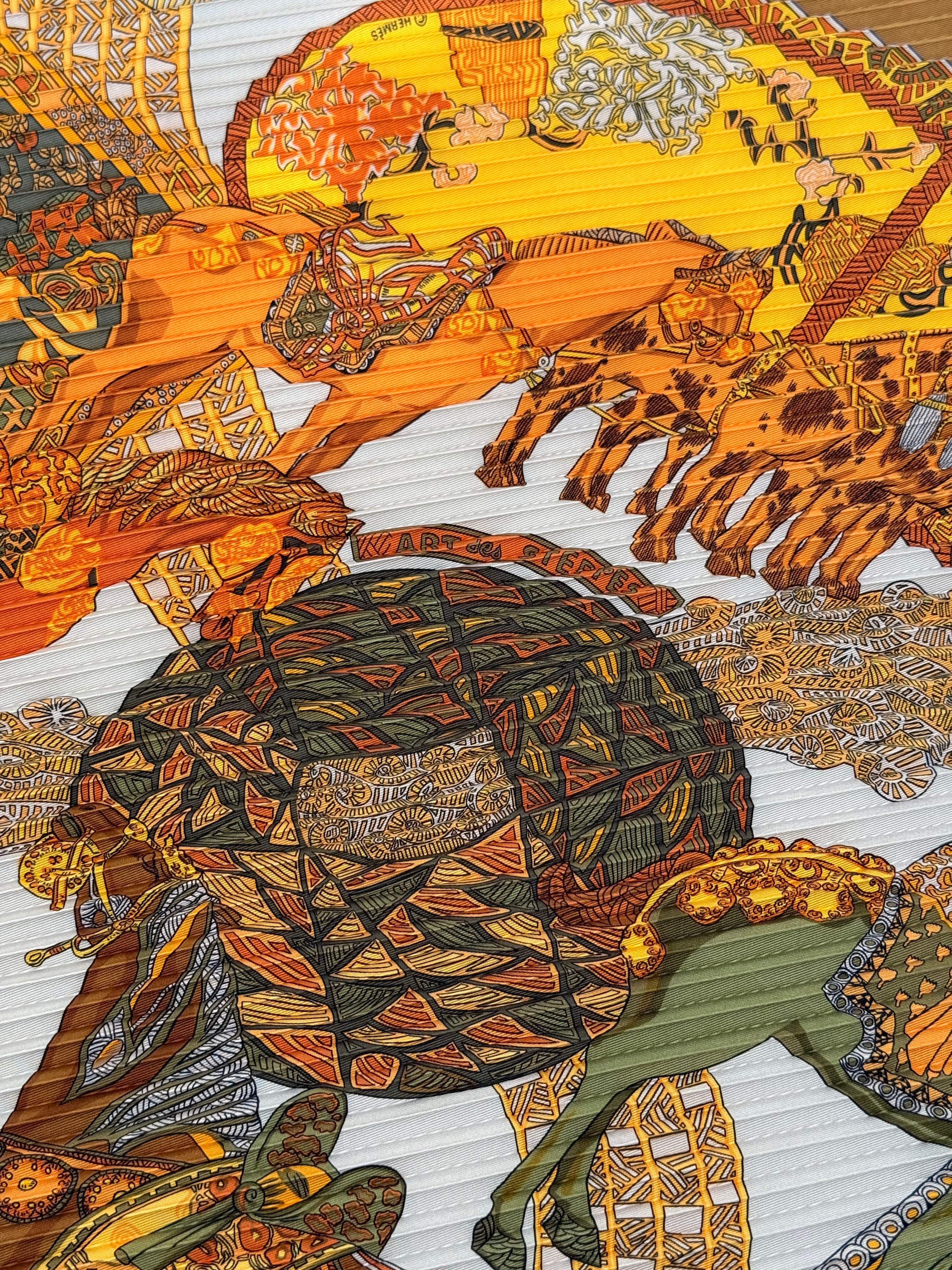 Foulard Hermès plissé – Modèle L’Art des Steppes
