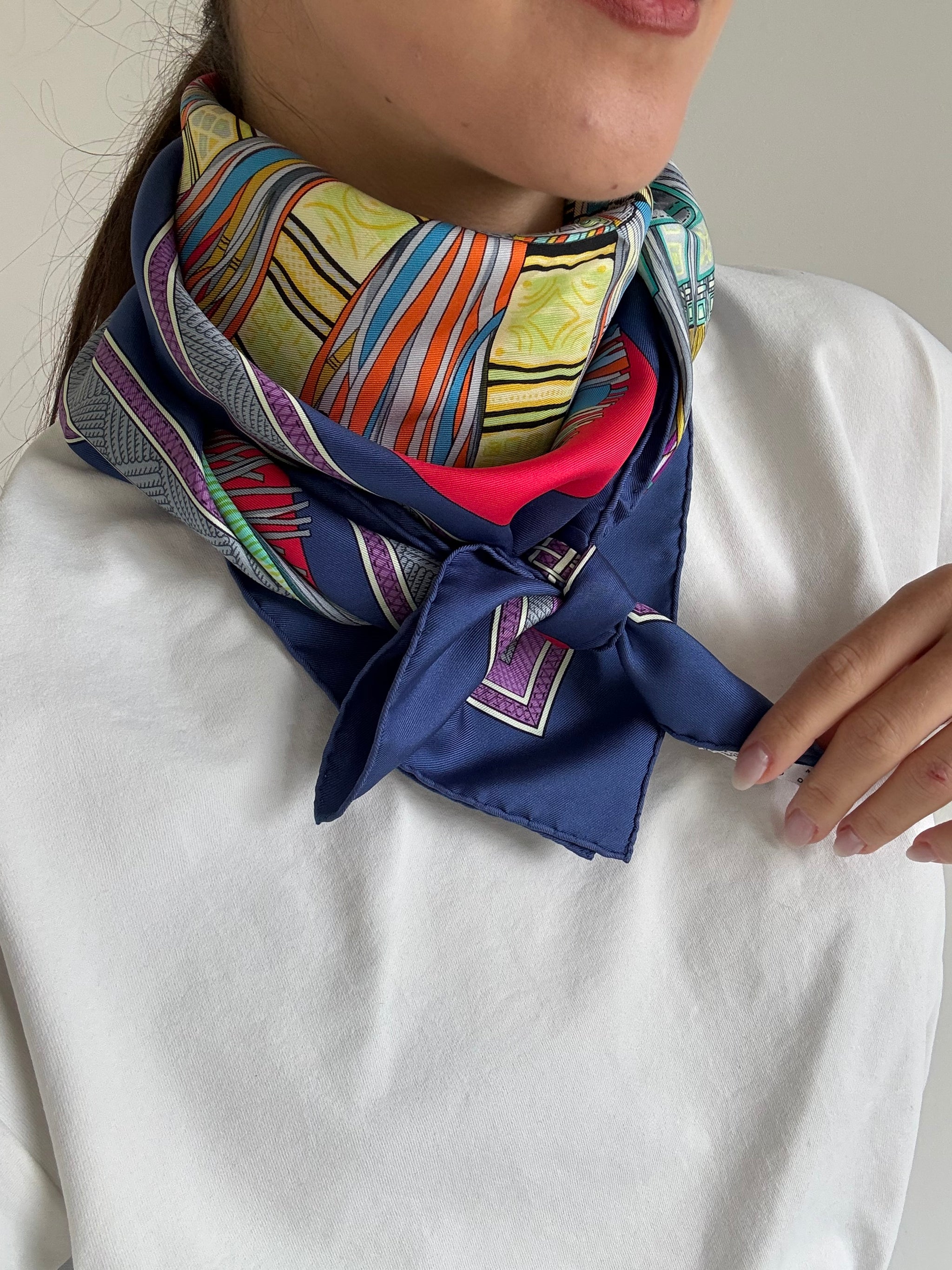 Foulard Hermès – Modèle Cuirs du désert