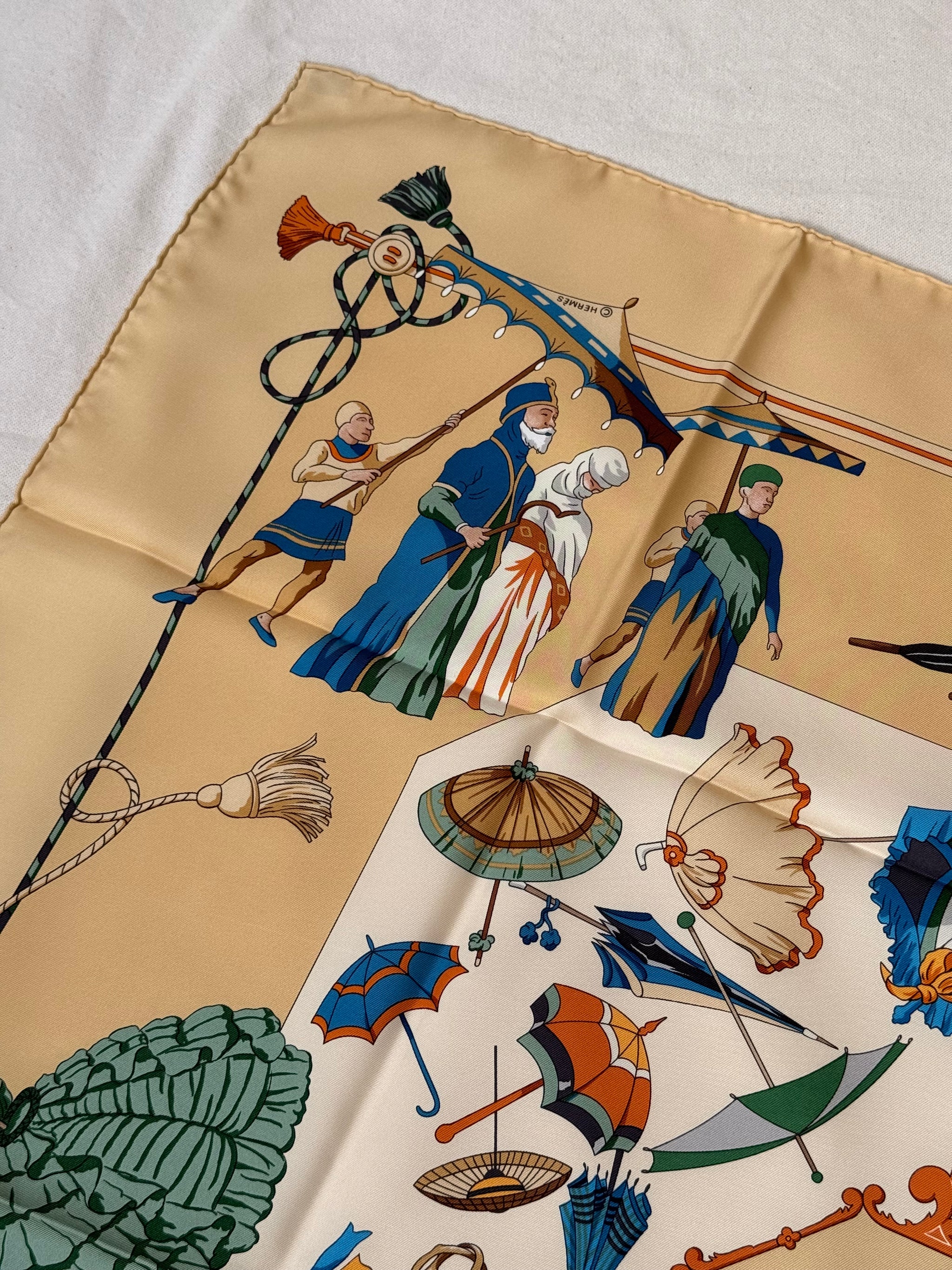 Foulard Hermès – Modèle Ombrelles et Parapluies