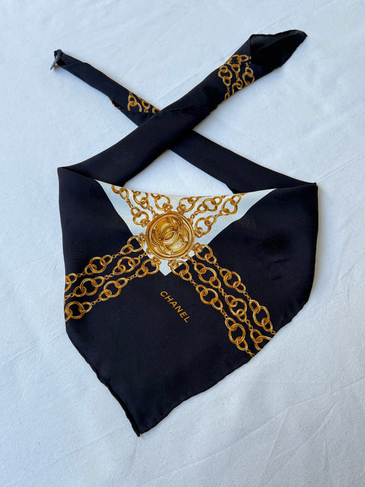 Foulard Chanel - Modèle noir et blanc avec chaînes dorées