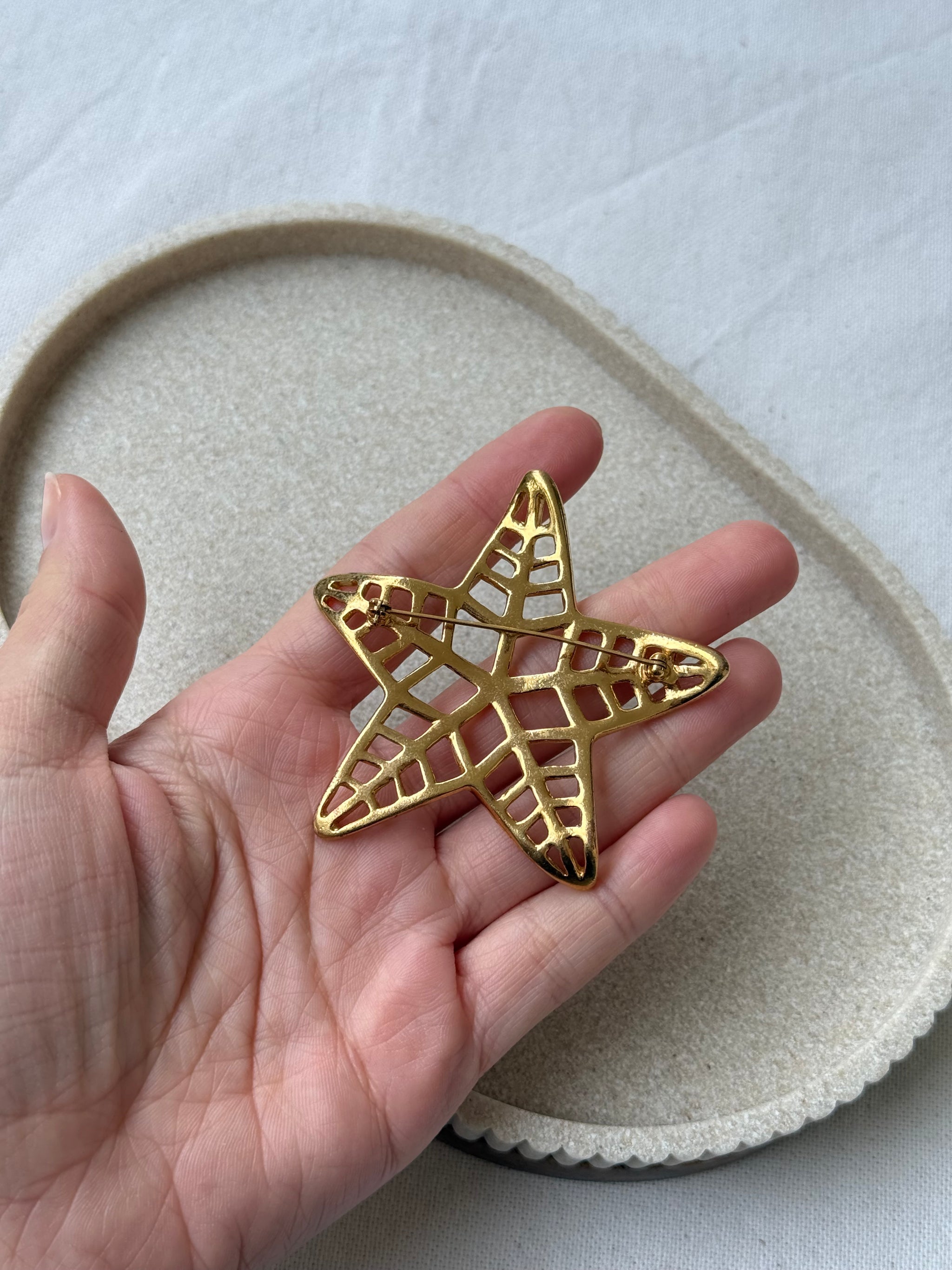 Broche vintage - Étoile ajourée
