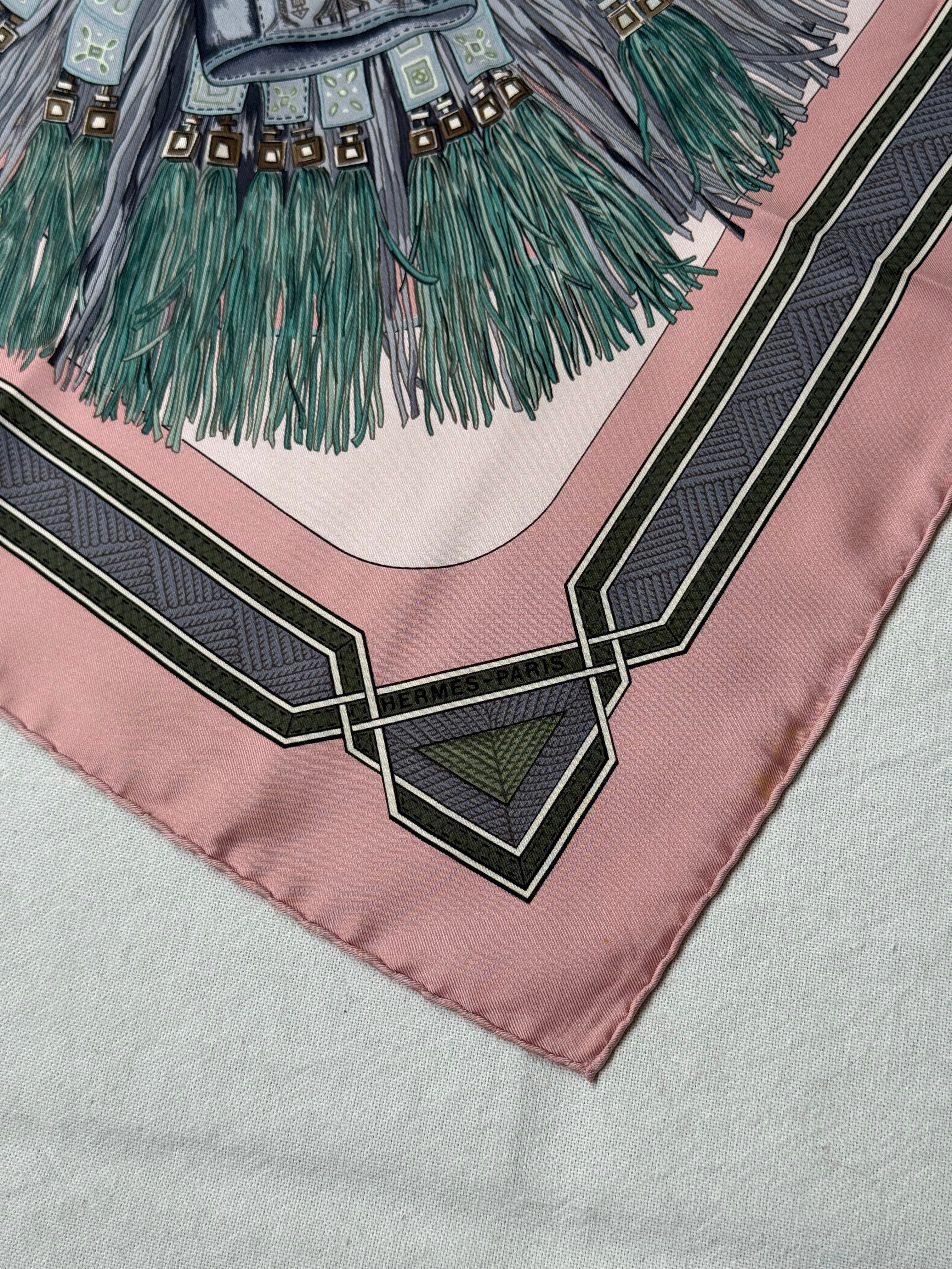 Foulard Hermès – Modèle Cuirs du Désert
