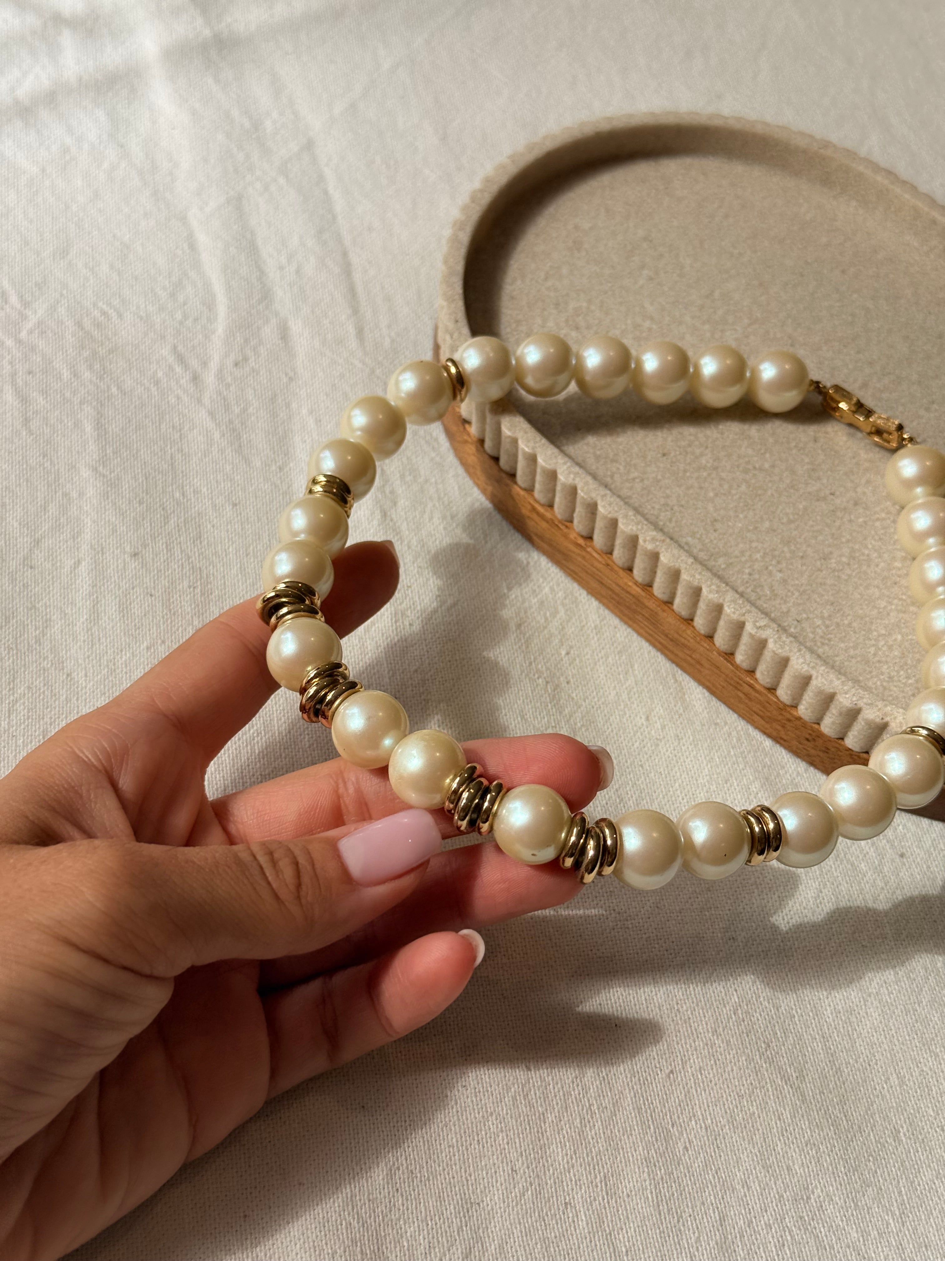 Collier Givenchy vintage - Perles fantaisies et empiècements dorés