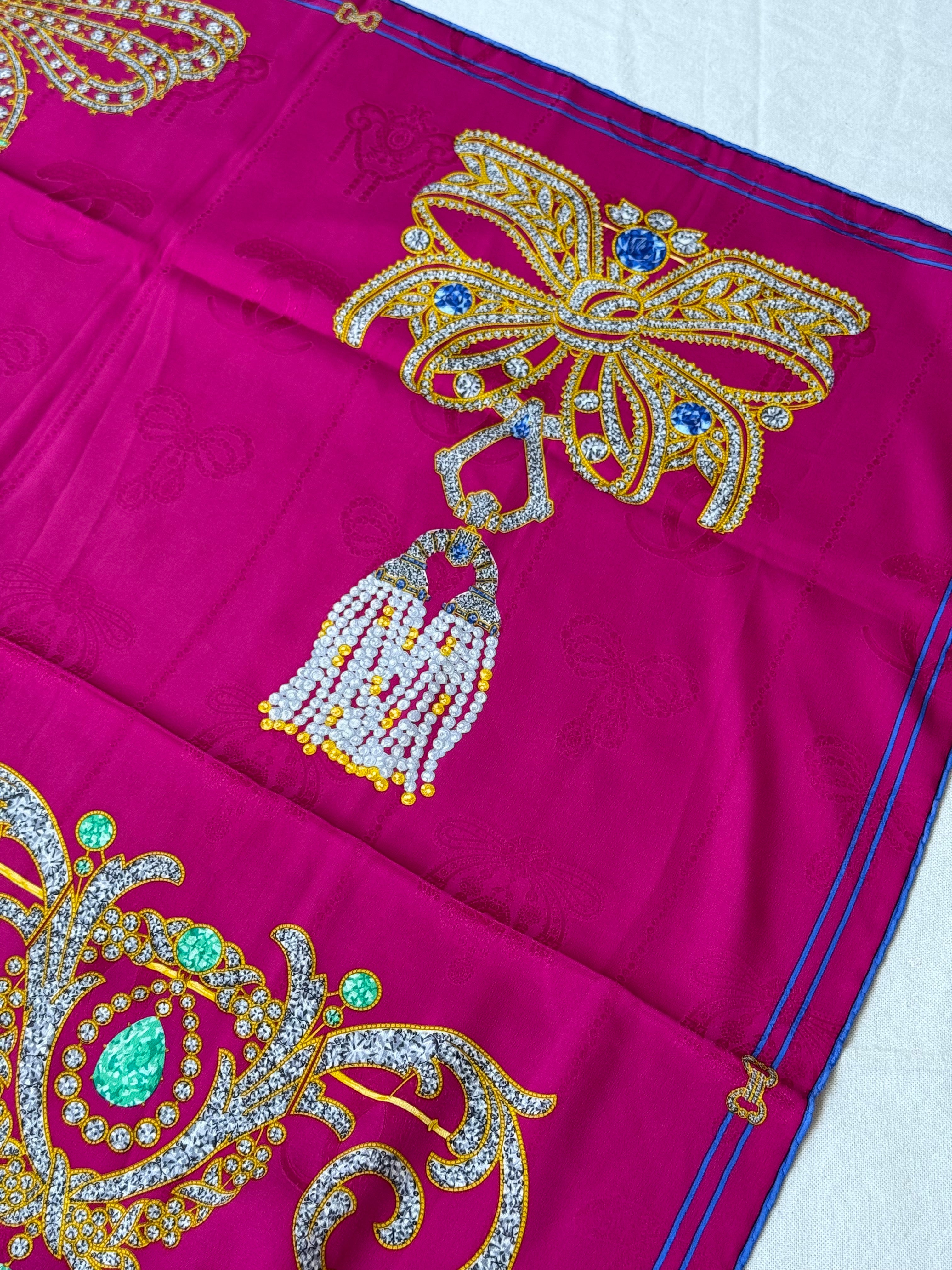 Foulard Cartier – Collection Musée, motifs bijoux et noeuds