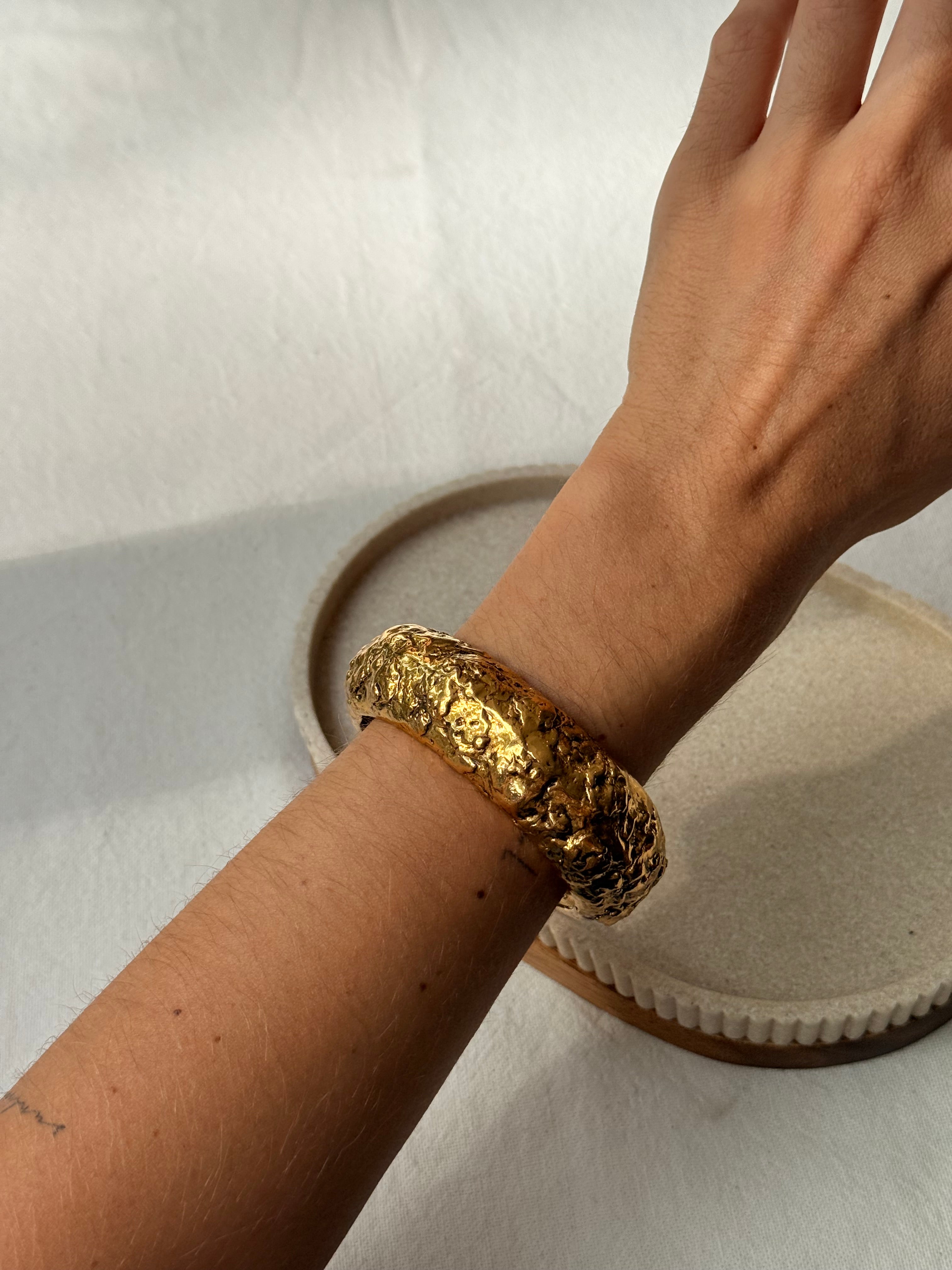Bracelet Scherrer vintage - Manchette dorée texturée