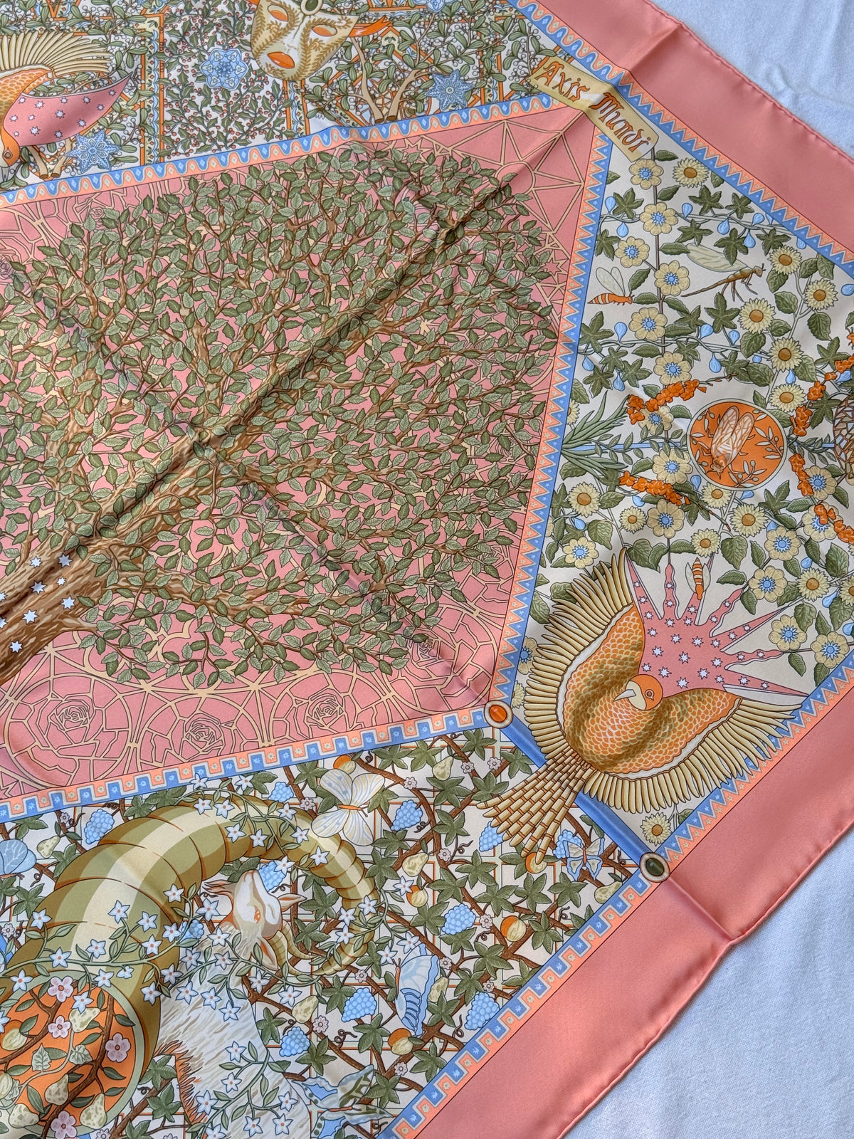 Foulard Hermès – Modèle Axis Mundi