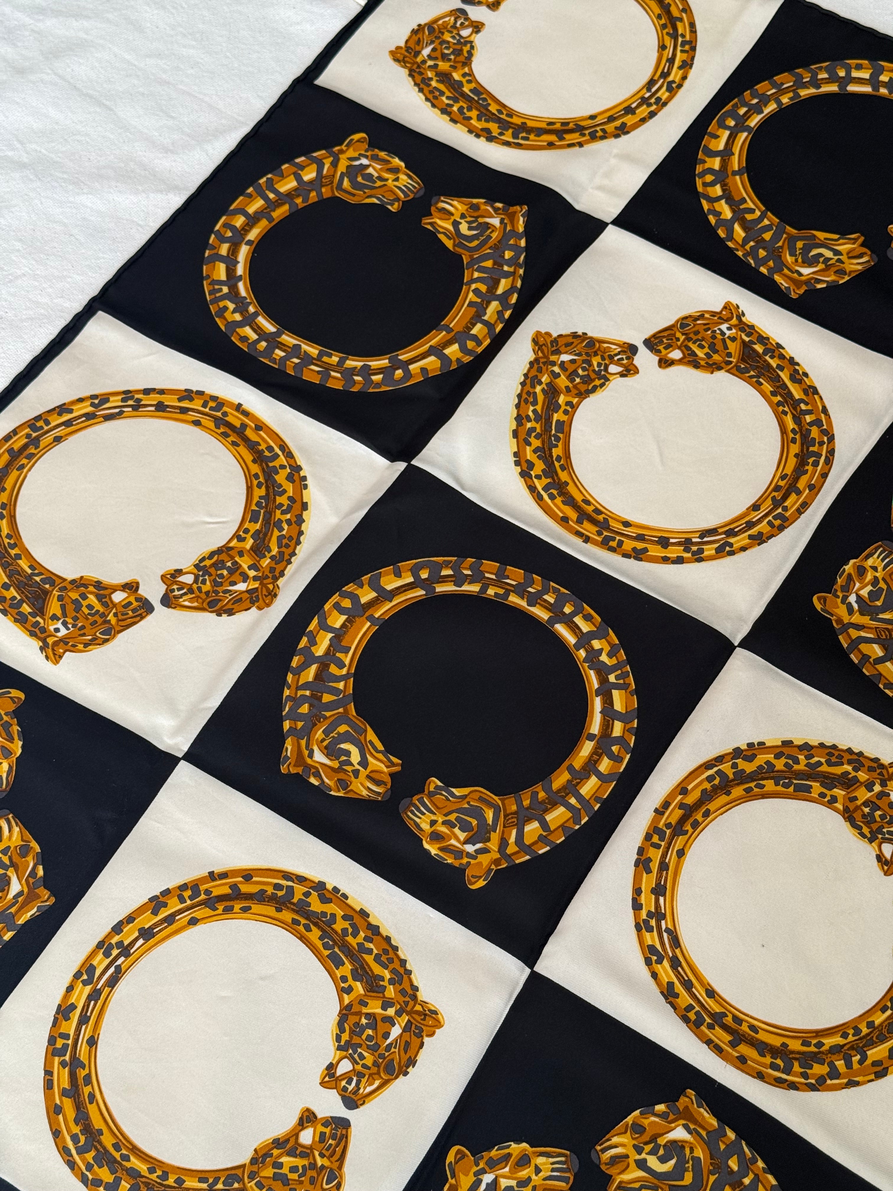 Foulard Cartier – Modèle noir et panthères