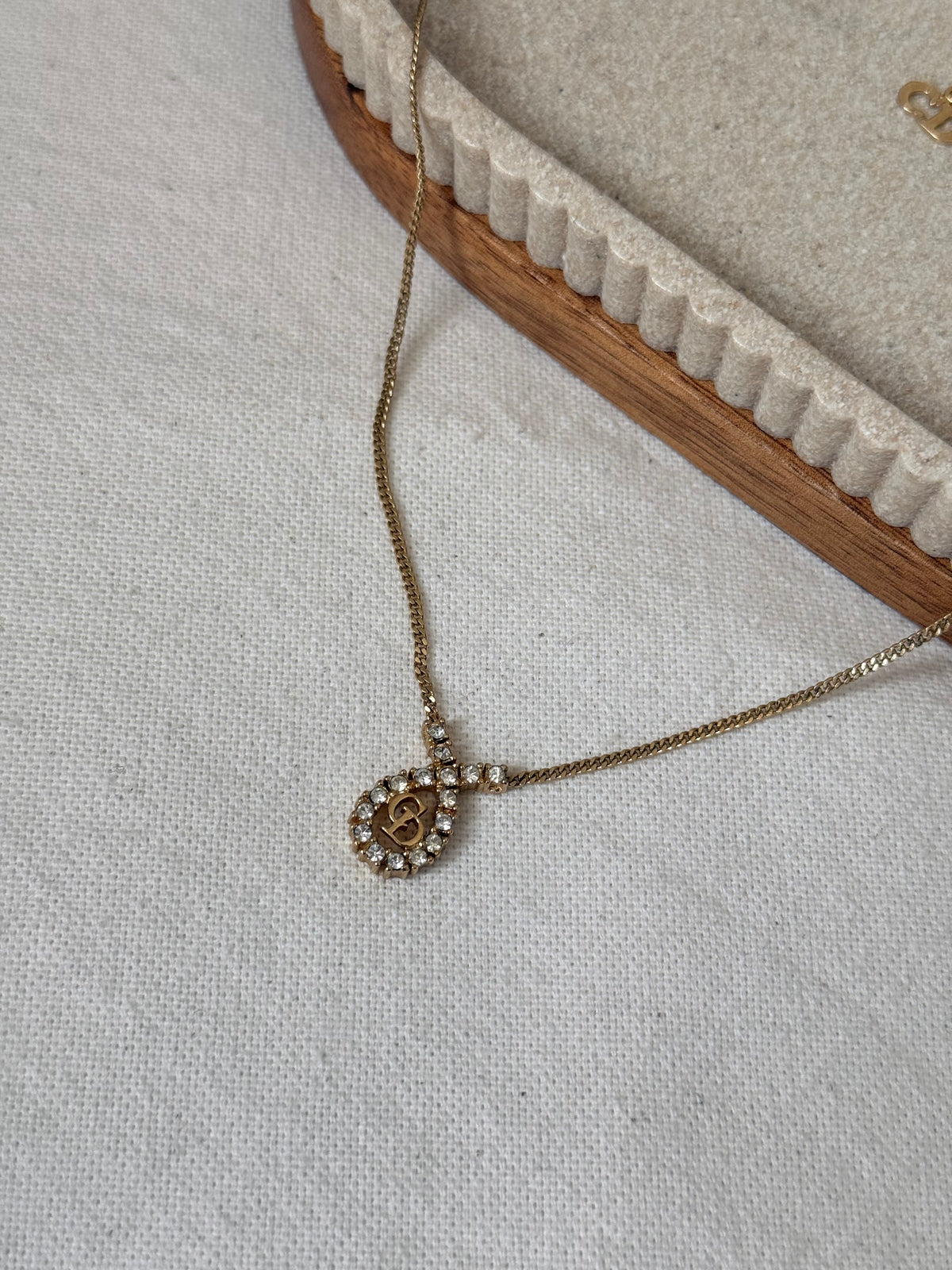 Collier Christian Dior vintage - Pendentif CD entrelacé et strass