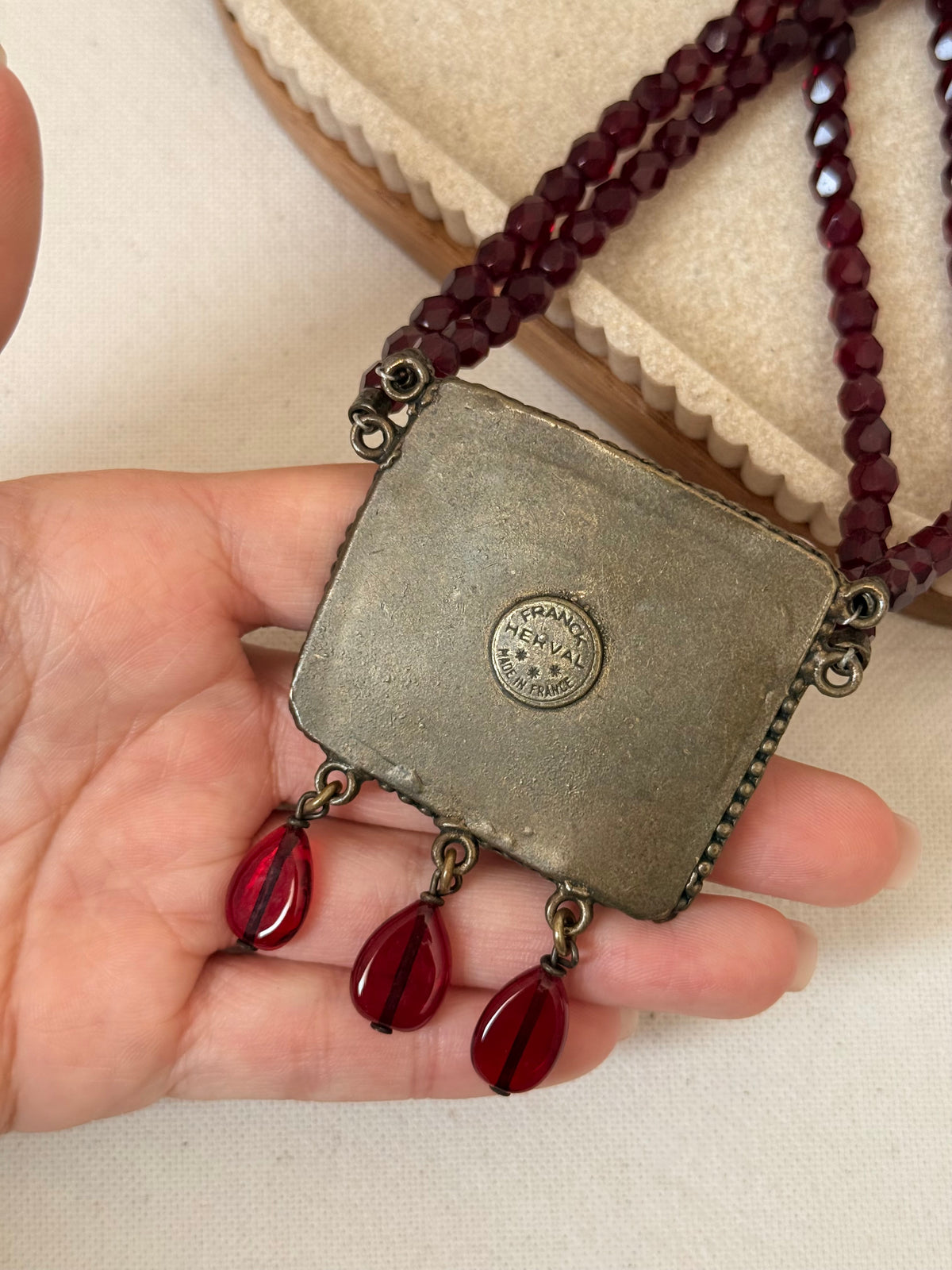 Collier Franck Herval vintage - Perles facettées rouges et pendentif