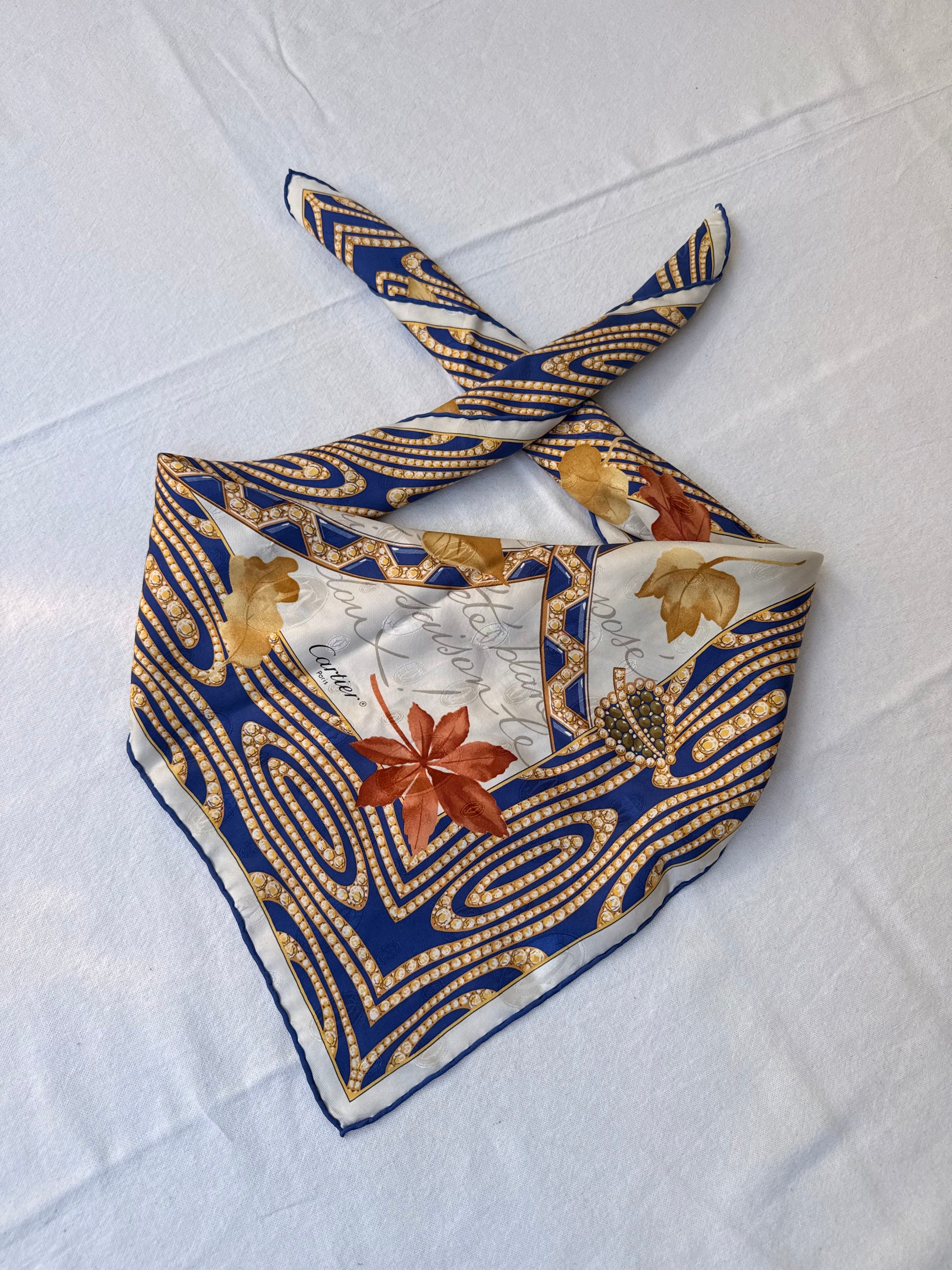 Foulard Cartier – Motifs feuillages et joaillerie