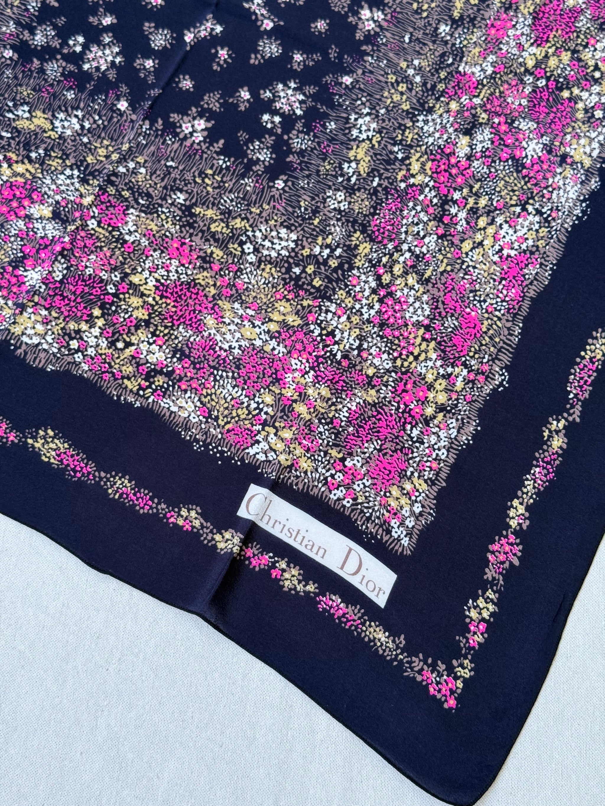Christian Dior Scarf – Floral patterns