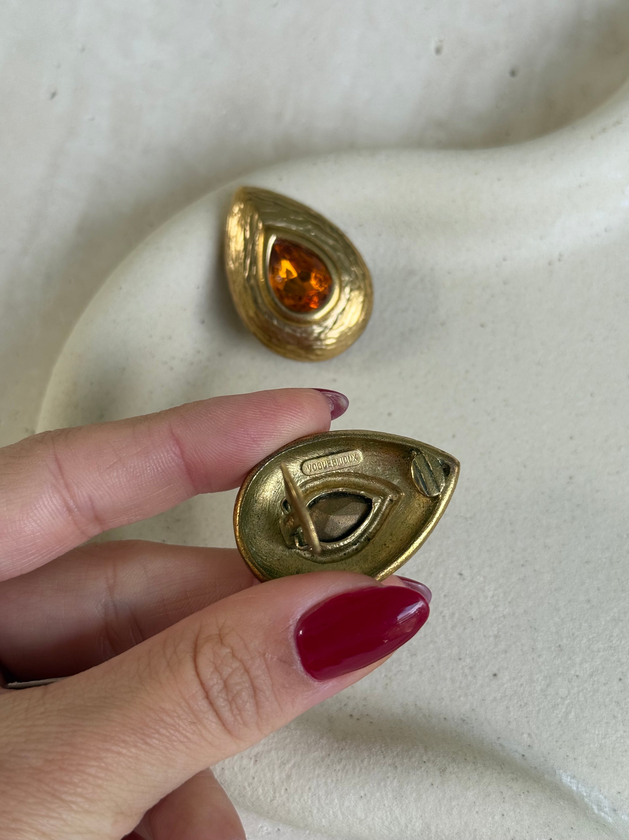 Boucles d’oreilles Vogue Bijoux vintage - Gouttes dorées et cabochons ambrés