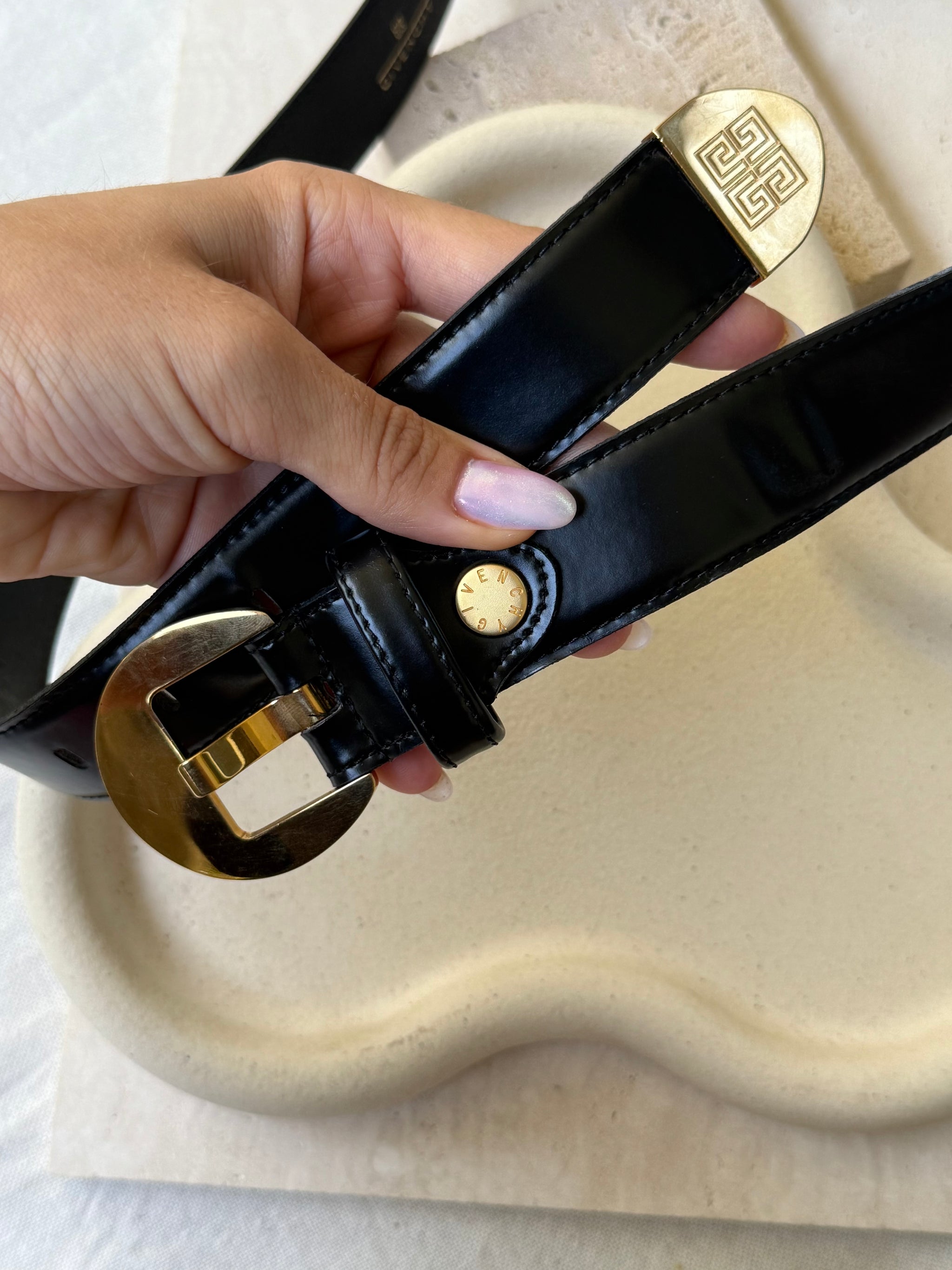 Ceinture Givenchy vintage - Cuir noir et boucle dorée