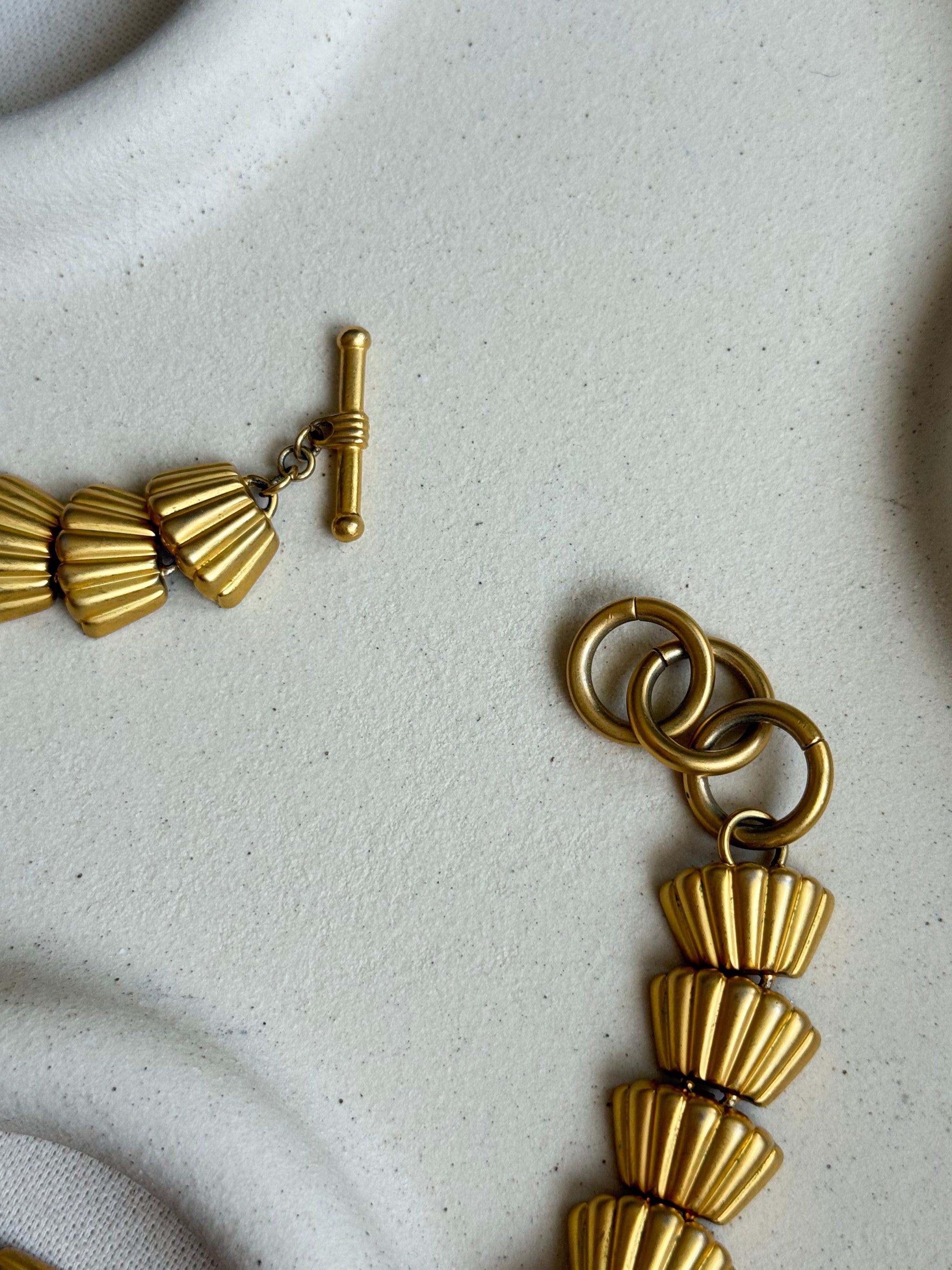 Collier vintage maille éventails en relief